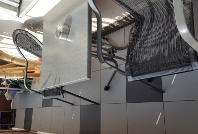 2-farbiger Balkon Bodenbelag aus ELITE Kunststoff-Platten