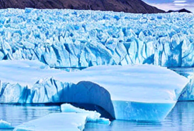 Gletscher speichern riesige Mengen an Wasser. Wenn sie schmelzen, kann dies zu einem massiven  Anstieg des Meeresspiegels um mehrere Meter führen.