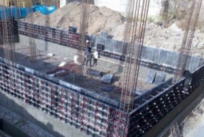 GEOPANEL ist die modulare Betonschalung aus ABS Kunststoff für Mauern, Fundamente und Pfeiler aus Beton