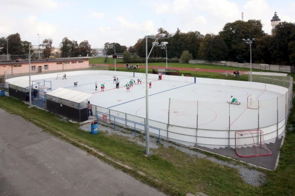 Inline-Hockey Sportanlage mit Multisport-Bodenbelag